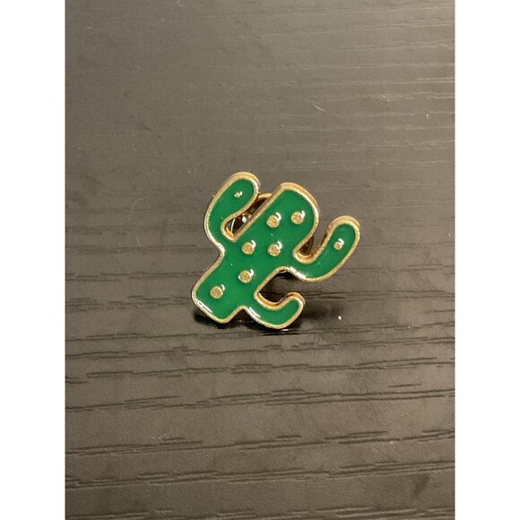 Cactus Shaped Enamel Pin Brooch Green & Gold Metal - Picture 1 of 3